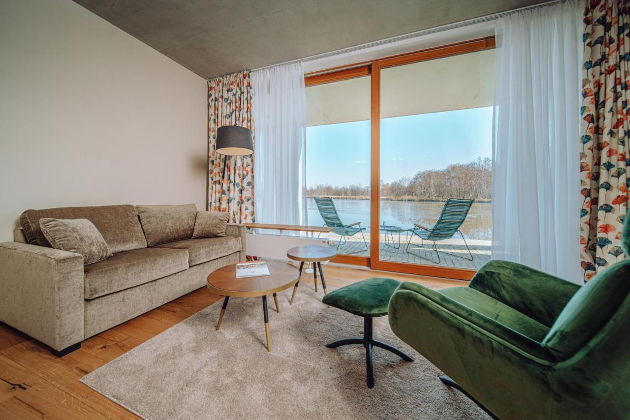 Palac Pakoszow Schlosshotel Wernersdorf เยเลเนียกูรา ภายนอก รูปภาพ A living room