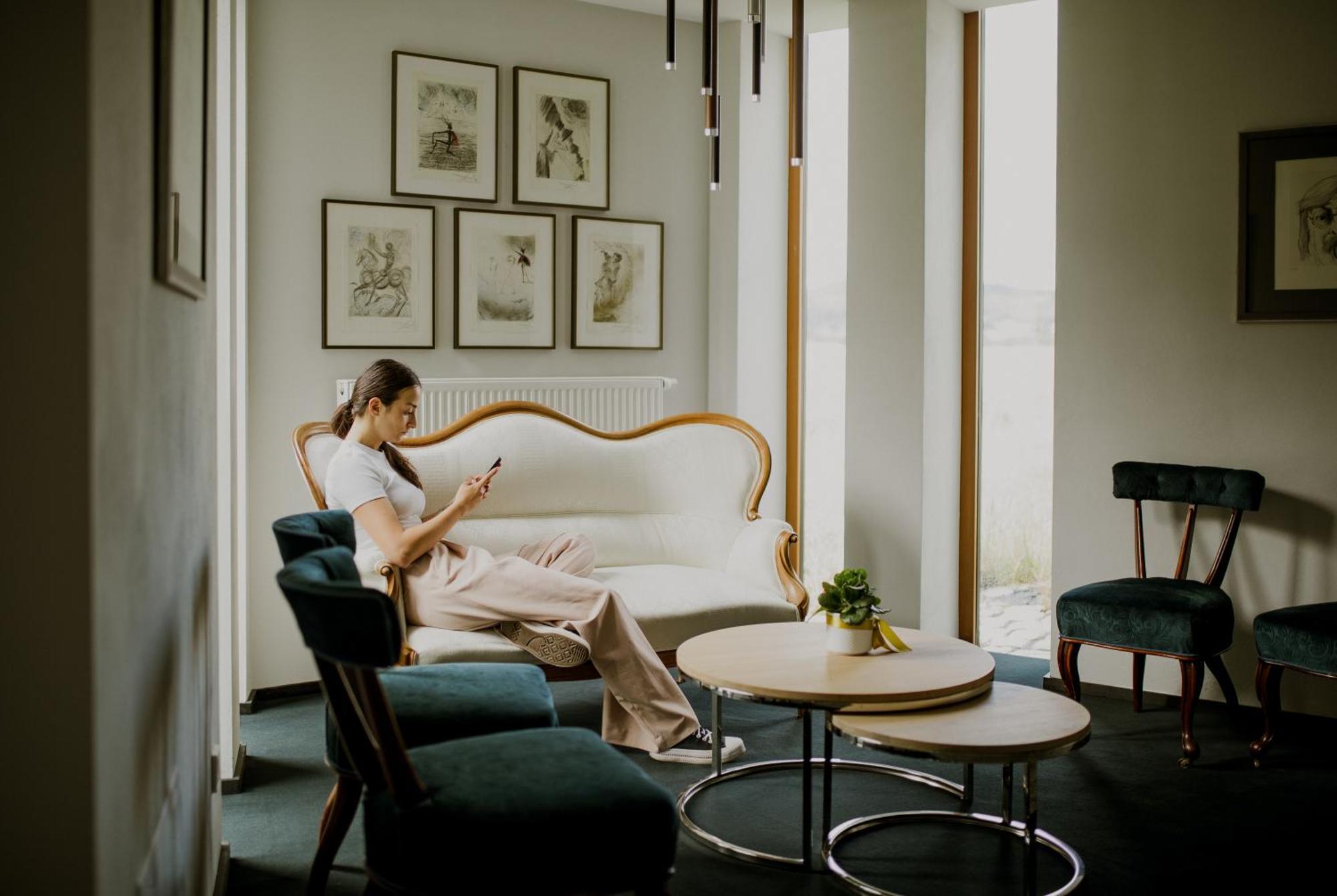 Palac Pakoszow Schlosshotel Wernersdorf เยเลเนียกูรา ภายนอก รูปภาพ The interior of the hotel