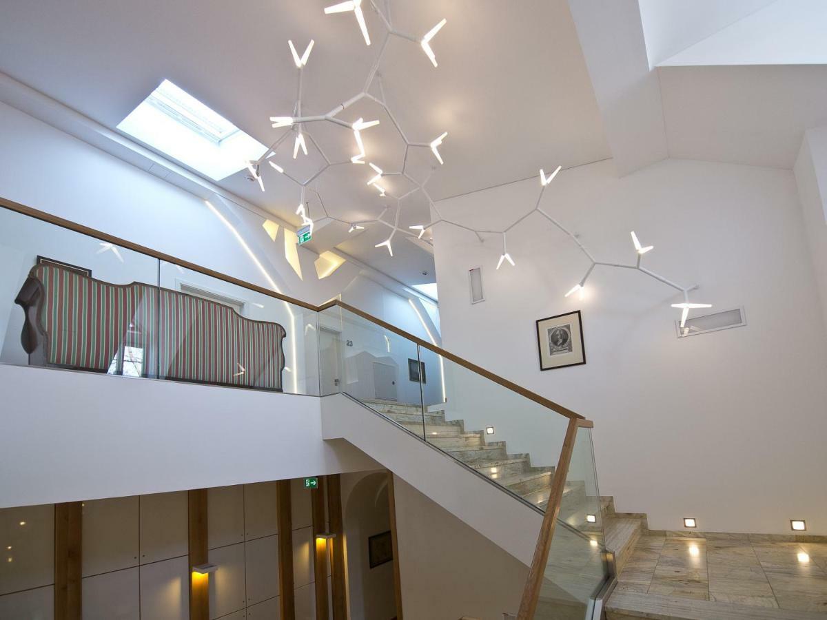 Palac Pakoszow Schlosshotel Wernersdorf เยเลเนียกูรา ภายนอก รูปภาพ Interior of the museum
