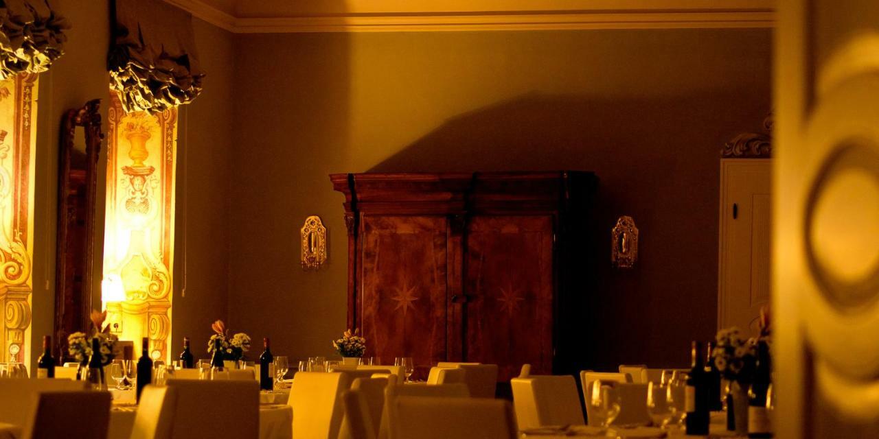 Palac Pakoszow Schlosshotel Wernersdorf เยเลเนียกูรา ภายนอก รูปภาพ The interior of the restaurant