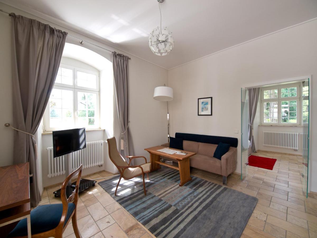 Palac Pakoszow Schlosshotel Wernersdorf เยเลเนียกูรา ภายนอก รูปภาพ The living room